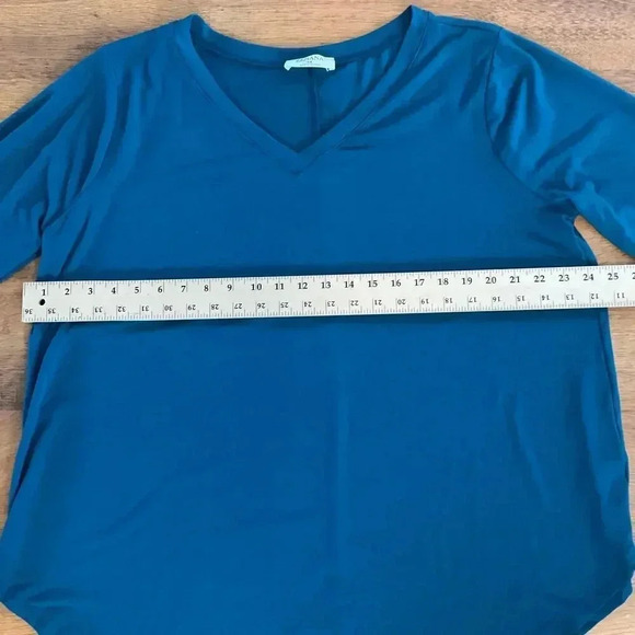 Zenana V-Neck Blue Long Sleeve Womens Top Tee Shirt Size‎ 3X - Picture 7 of 7
